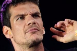 Tudor Chirilă regretă că i-a dat două palme unui om care îl abordase pe stradă. 