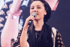 Elena-Adelina Zamfir: „Muzica populară mă ţine aproape de sat, de casă…”