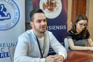 Robotul ”Victor”, ghidul Congresului medical Marisiensis de la Târgu Mureş