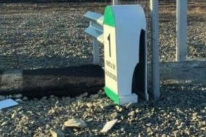 Primul metru de autostradă din Moldova, vandalizat