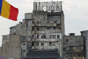 Piteştiul DOARME, Bucureştiul TRĂIEŞTE!