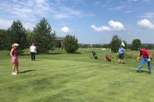 Nouă ediţie a Rotary Golf Charity Cup, pentru educarea copiilor din Bihor privind igiena personală