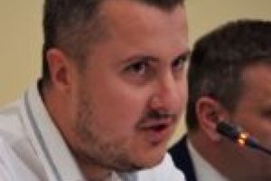 Ionuţ Popovici a rămas în funcţie, iar liberalii, cu buza umflată! Explicaţii halucinante în Consiliul Judeţean!