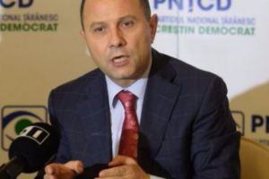 Aurelian Pavelescu, replică necurţătoare celor care îl atacă: „Sub sceptrul Seniorului au intrat în PNȚCD tot felul de canalii”