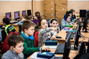 Educaţia prin tehnologie la Şcoala 27 din Braşov