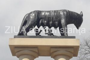 Statuia Lupa Capitolina, readusa la starea initiala. Remus si Romulus au fost asezati la locul lor 