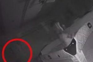 Părinţi îngroziţi! Ce au descoperit în camera fiicei lor. Video în articol