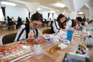 FOTO Peste 100 de elevi sibieni au participat la Olimpiada „Meşteşuguri artistice tradiţionale” – Iată premianţii