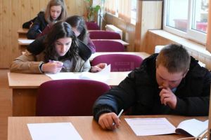 Cum s-au descurcat elevii de-a XI-a la simularea examenului de bacalaureat