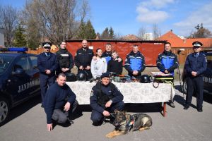 Jandarmii în misiune la o şcoală din Miercurea-Ciuc. ”Pentru că ei sunt viitorul!”