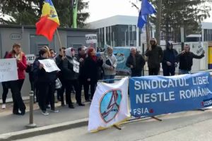Angajaţii fostei fabrici Nestle din Timişoara au protestat la Bucureşti