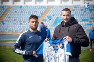 Invitat - surpriza la antrenamentul SSC Farul Constanta! Ce cadou a primit (galerie foto)