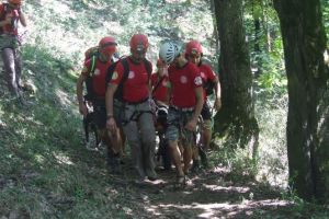 NEWS ALERT/ Turist CĂZUT de pe zidurile Cetăţii Şoimoş! Echipajul SMURD nu a putut ajunge la el