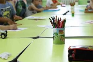 Un primar condamnat pentru pornografie infantilă, trimis la muncă în folosul comunităţii la o grădiniţă