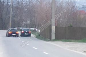 “Liniuţe” pe Aleea Mănăstirii. Locul este preferat de şoferi pentru întreceri