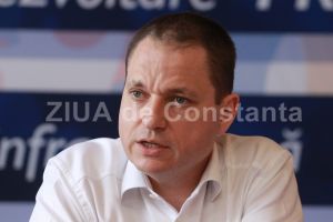 Conferinta de presa Pro Romania la Constanta. Cine deschide lista pentru europarlamentare. Adrian Tutuianu, precizari pentru militari (galerie foto)