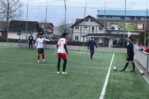 Apărătorii câştigă primul derby al noii ediţii a Ligii Companiilor