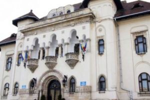 Drepturi salariale plătite ILEGAL la Primăria Câmpulung!