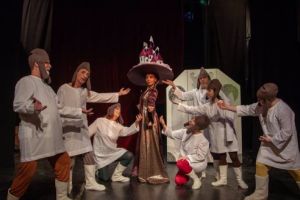 „Albă ca zăpada şi cei şapte pitici“, reinventaţi la Teatrul Ariel