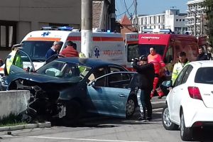 FOTO – Accident grav pe strada Teclu – Trei copii răniţi şi şofer încarcerat
