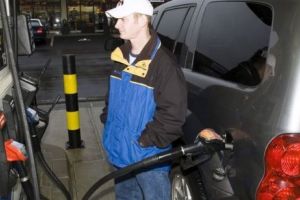 Alertă pentru şoferi! Schimbări importante privind benzina şi motorina! Ce se întâmplă în România 