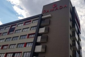 Miercuri, 3 aprilie, se deschide Ramada Ramnicu Valcea, cel mai nou hotel Ramada by Wyndham in Romania. Felicitari familiei Ion si Maria Tudor!