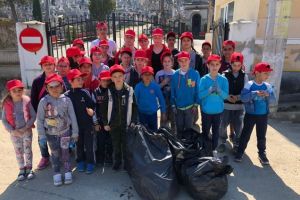 FOTO: Copiii de la Aşezământul social „Sfântul Mucenic Ciprian” din Ocna Mureş sunt adevăraţi ecologişti