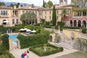 Un bărbat a fost obligat să îşi demoleze casa în valoare de 57 de milioane de euro