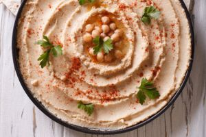 Va este pofta de un humus? Atunci trebuie sa incerci aceste 4 retete!