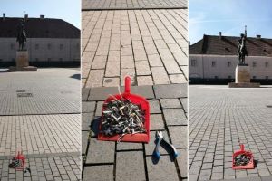 FOTO: La Alba Iulia, Mihai Viteazul este un mare fumător! Un albaiulian a strâns 475 de chiştoace din jurul statuii