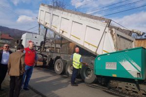 Presedintele Constantin Radulescu a verificat lucrările pentru modernizarea şi dezvoltarea infrastructurii rutiere din jude