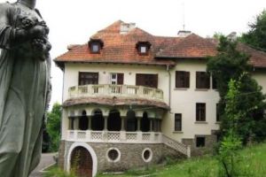 Cadavru mumificat, descoperit la Miceşti