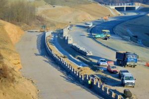 FOTO: La finalul anului 2019 vom circula pe Autostrada A1 de la Sibiu până la ieşirea din ţară (Nădlac), cu o ”gaură” de 13 km