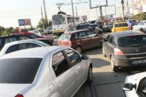 Capitala se vrea smart. Aplicaţii mobile pentru trafic, parcări şi transport