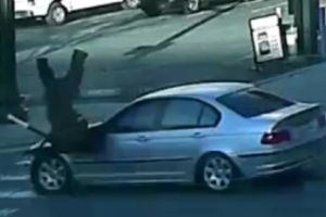 Primarul unui oraş din România, călcat de maşina. Acesta traversa regulamentar