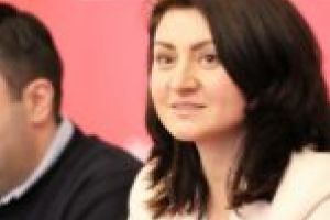 Se toarnă asfalt pe drumul care duce spre cele mai frumoase locuri din Banatul Montan!