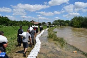 Peste 200 de milioane de lei pentru reabilitarea cursului Bârzavei, în Timiş şi Caraş-Severin
