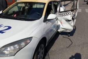 ACUM – TAXI AVARIAT ÎN ACCIDENT LA ZINCA