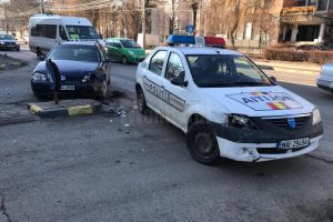 Poliţiştii se plâng că îşi conduc maşinile de serviciu cu stres din cauză că acestea ...