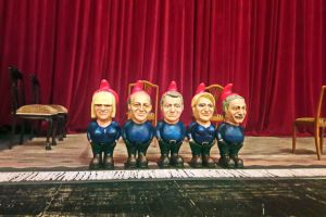 Mesaj pentru clasa politică, la Teatru: La premiera 