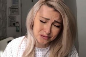 Andreea Bălan, goală complet. Cântăreaţa este distrusă de ruşine - Foto