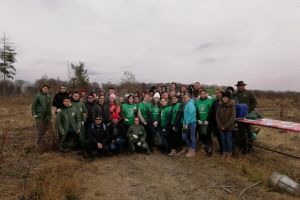 Elevii Școlii Gimnaziale Nr. 4 Suceava au plantat 1.000 de puieţi la Todireşti