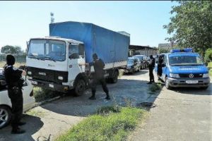Percheziţii şi arestări, la Constanţa. Reţea de înşelăciune, destructurată de  poliţiştii de la Transporturi