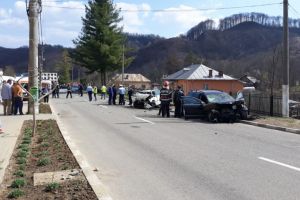 Grav accident rutier la Baile Govora. Doua masini implicate. Sunt mai multe victime, dintre care doua decedate (galerie foto+foto)