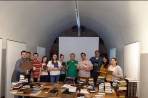 Cea mai mică biblie din lume expusă la Timişoara