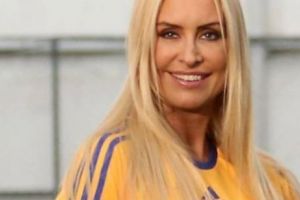 Vica Blochina a trăit cele mai umilitoare clipe din viaţa ei. Frumoasa blondă a fost bătută şi înjurată de iubit în plină stradă