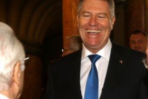 Farsele făcute de făcut Klaus Iohannis colegilor în ale politicii de 1 aprilie