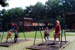 2 aprilie, Ziua Internaţională de Conştientizare a Autismului: Autismul nu este o boală, alătură-te înlăturării prejudecăţilor!