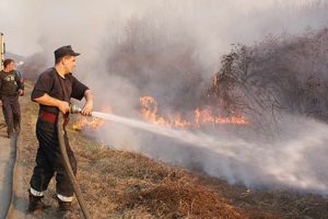 Fenomenul „incendiilor de primăvară”: după ce sting flăcările, pompierii transmit către APIA coordonatele GPS ale terenurilor
