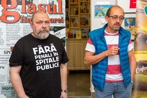 De 1 aprilie, Liviu Stănilă a readus umorul grafic la cafeneaua culturală (Galerie foto)